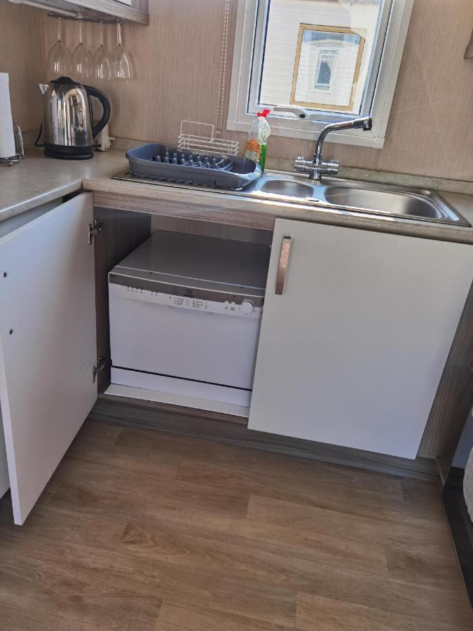 3 Bedroom Caravan With Hot Tub Tattershall Lakes Exterior foto