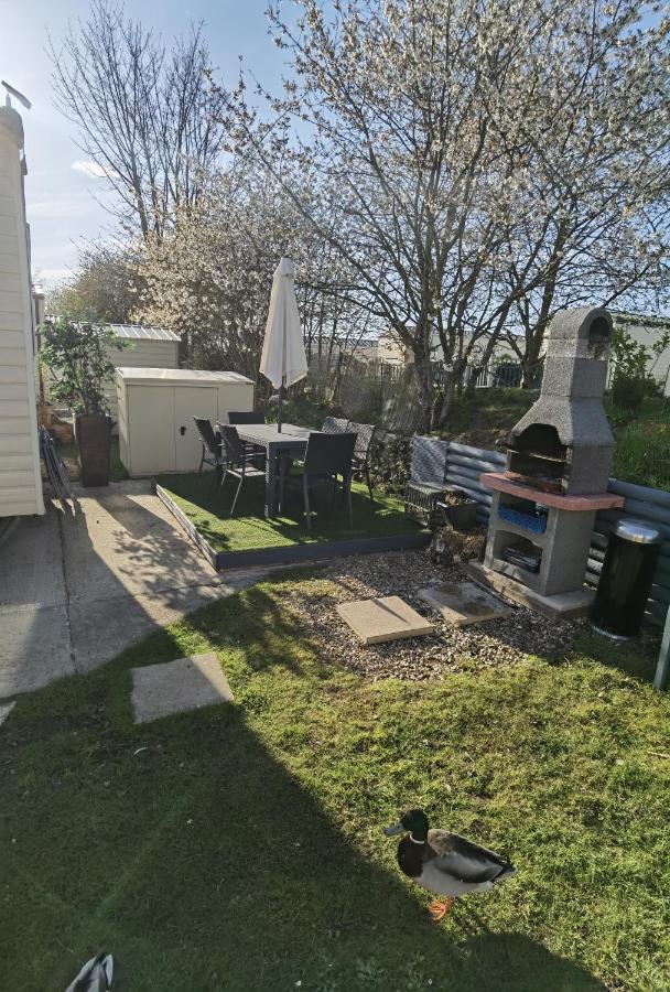 3 Bedroom Caravan With Hot Tub Tattershall Lakes Exterior foto